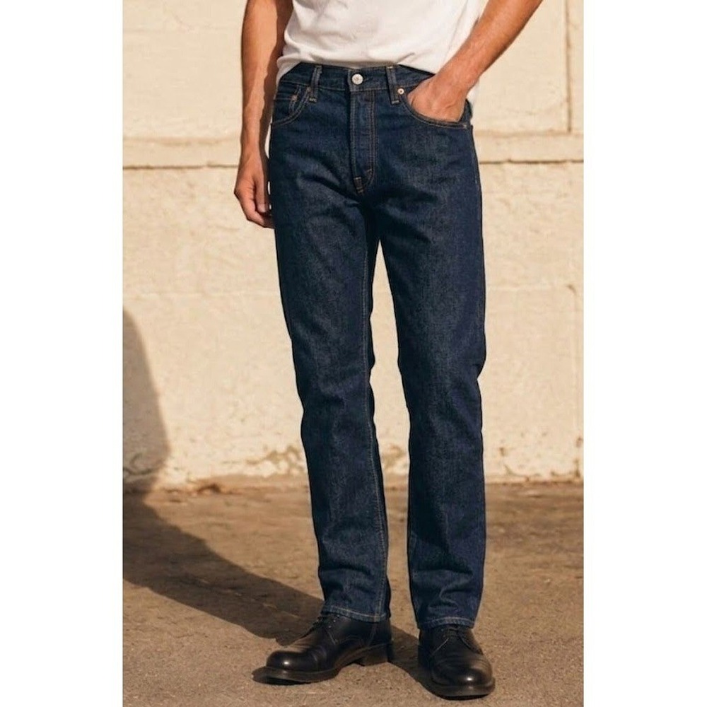 Levi's 501 Jeans Men's 30x34 Button Fly Classic Straight Leg 100% Cotton